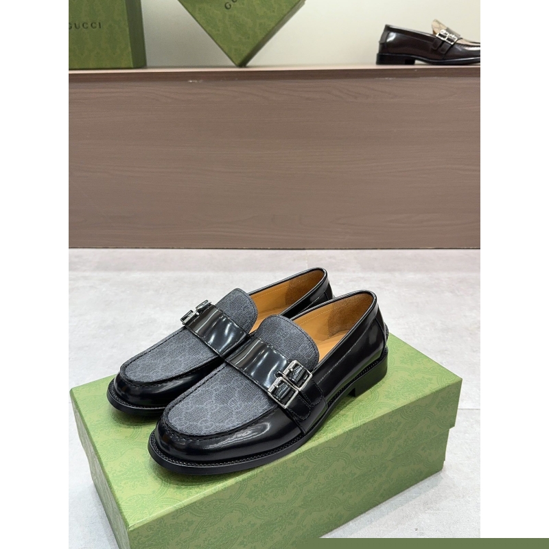 G*u*i leather shoes